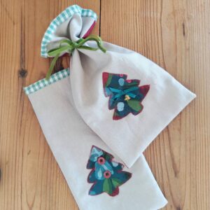 Weihnachtssackerl aus Stoff